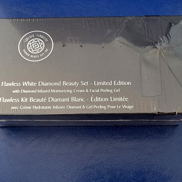 FOREVER FLAWLESS White Diamond Diamond Infuse Cream Facial Peeling Gel - Picture 2 of 7